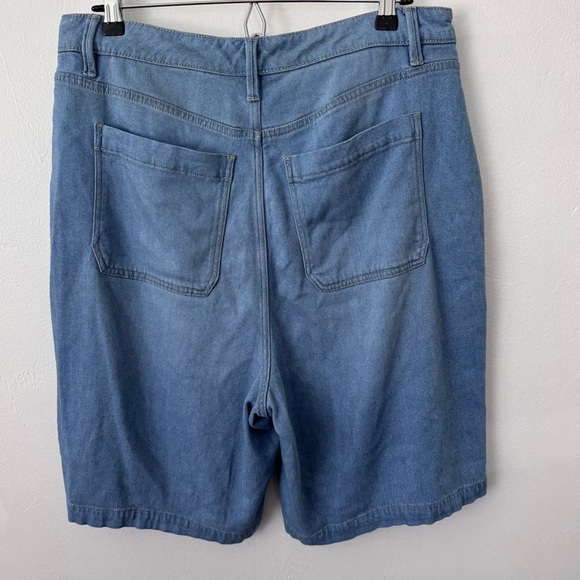 Lane Brayant Straight fit Mid Rise relaxed bermuda shorts Size 14 - Picture 8 of 8